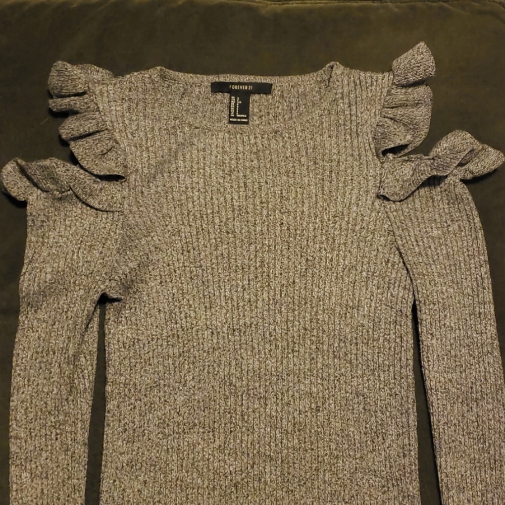 Forever 21 shoulder cut-out knit